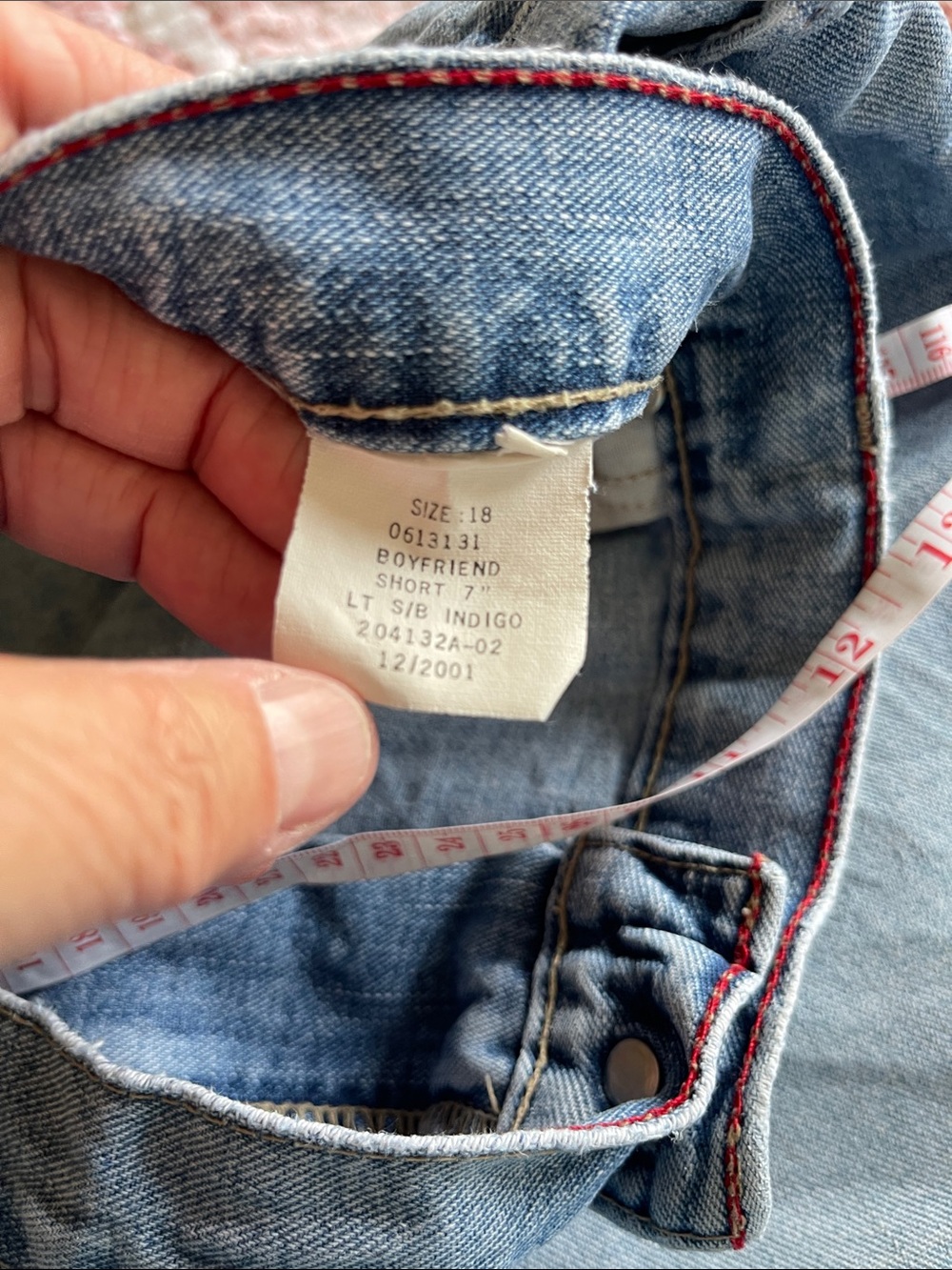 Tommy Hilfiger Light Wash Denim Shorts with Red Trim - Picture 3 of 7